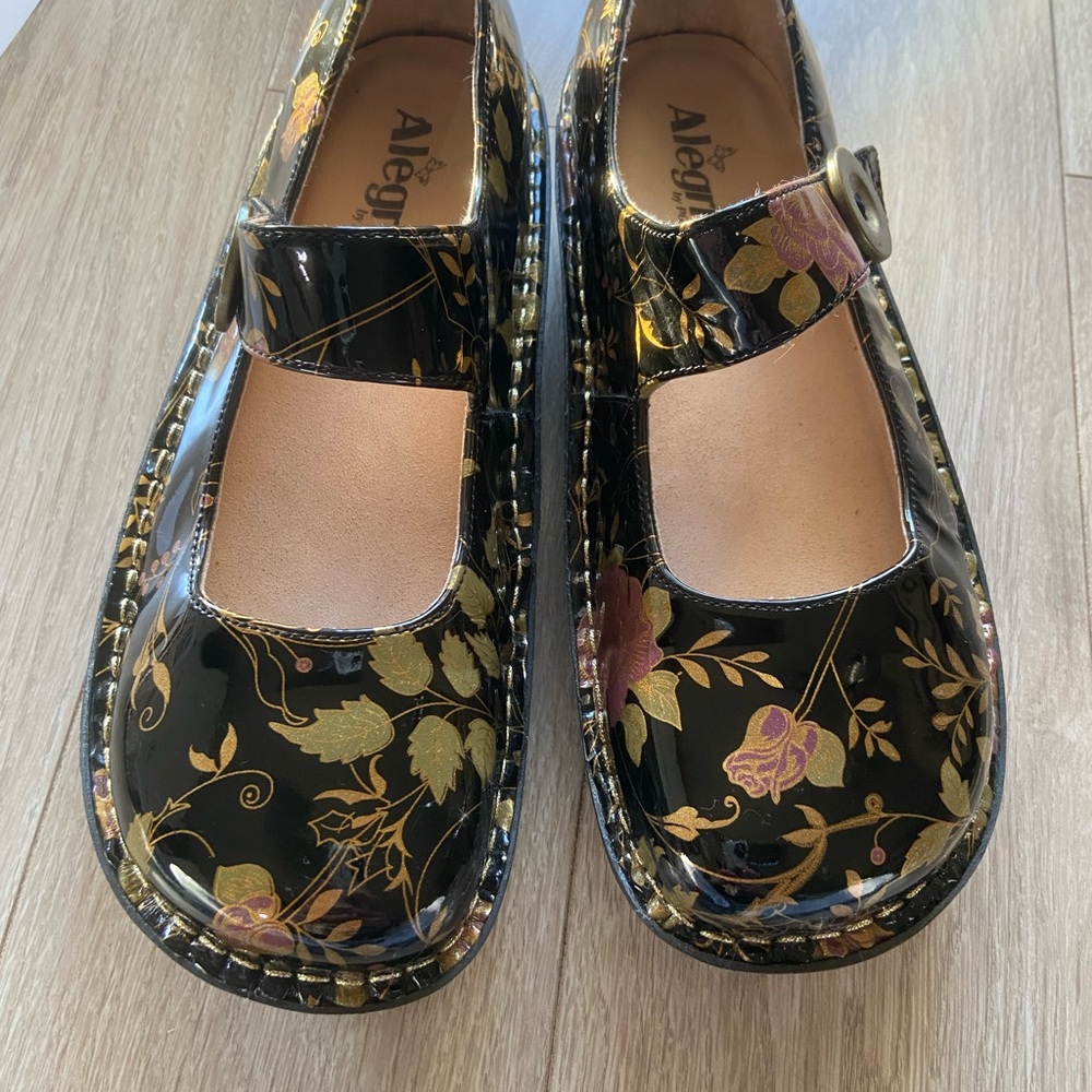 Alegria Paloma Leather Mary Jane Comfort Shoes in Metallic Floral Print